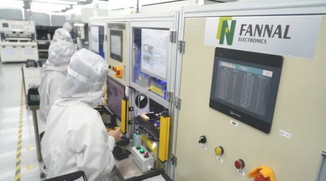 Linea di incollaggio1x