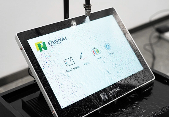 touchscreen impermeabile